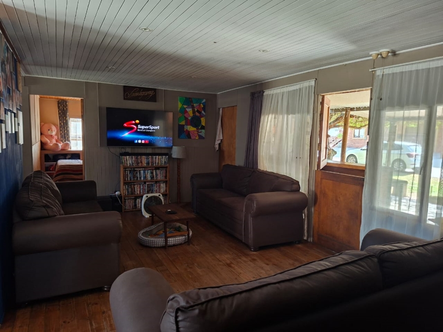 6 Bedroom Property for Sale in Hartenbos Central Western Cape